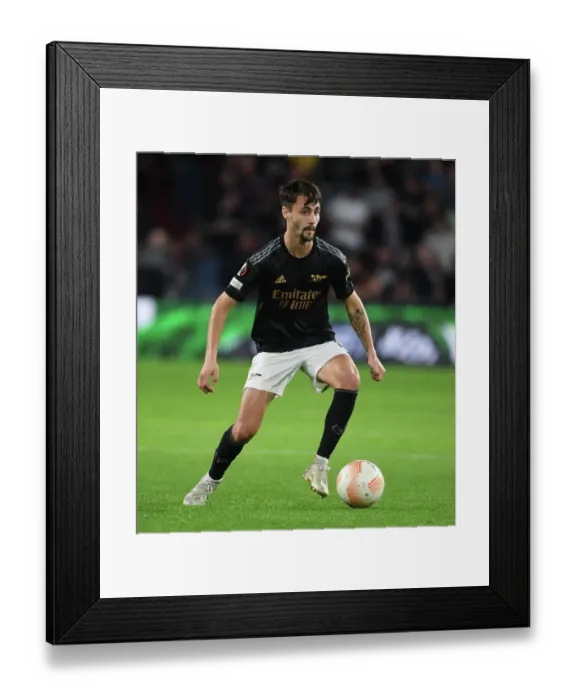 Framed Print : Fabio Vieira in Action: Arsenal vs. PSV Eindhoven, UEFA Europa League 2022-23