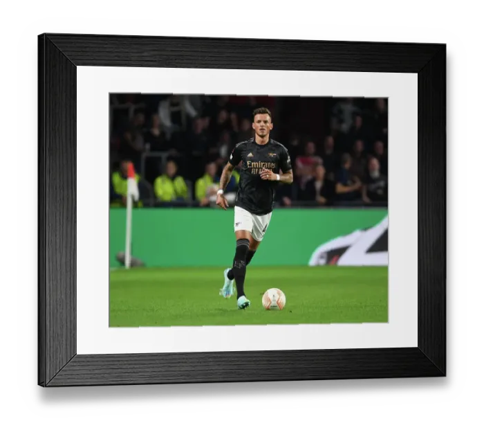 Framed Print : Arsenal's Ben White in Action against PSV Eindhoven in 2022-23 Europa League