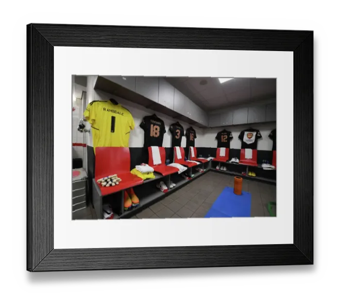 Framed Print : Arsenal vs PSV Eindhoven: UEFA Europa League Group A Clash, October 2022