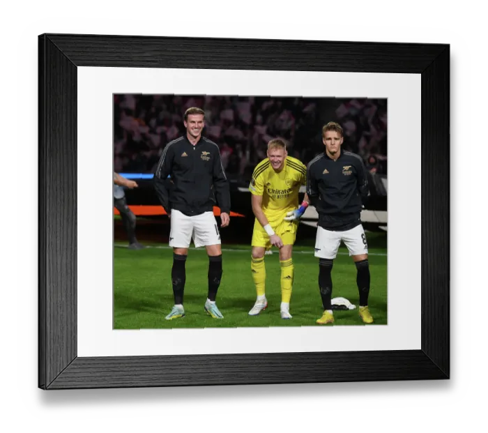 Framed Print : Arsenal FC: Pre-Match Huddle vs PSV Eindhoven, UEFA Europa League 2022-23