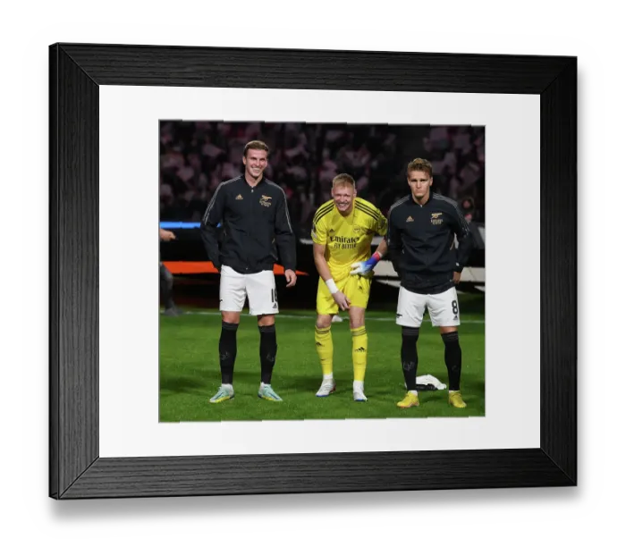 Framed Print : Arsenal FC: Pre-Match Huddle Against PSV Eindhoven in Europa League (2022-23) Framed Print : Arsenal FC: Pre-Match Huddle Against PSV Eindhoven in Europa League (2022-23)