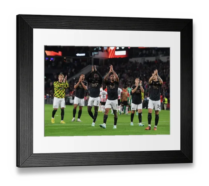 Framed Print : Arsenal Applaud Fans in Europa League Victory over PSV Eindhoven (2022-23) Framed Print : Arsenal Applaud Fans in Europa League Victory over PSV Eindhoven (2022-23)