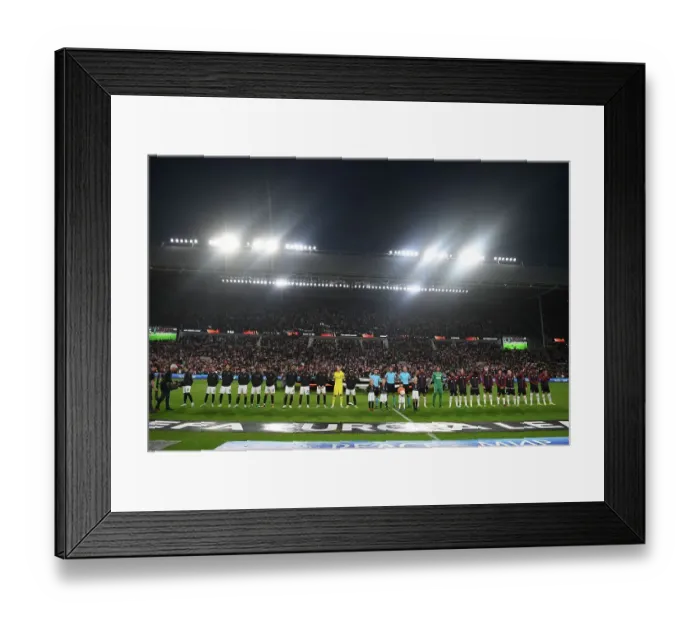 Framed Print : Arsenal vs PSV Eindhoven: Europa League Clash at Phillips Stadium