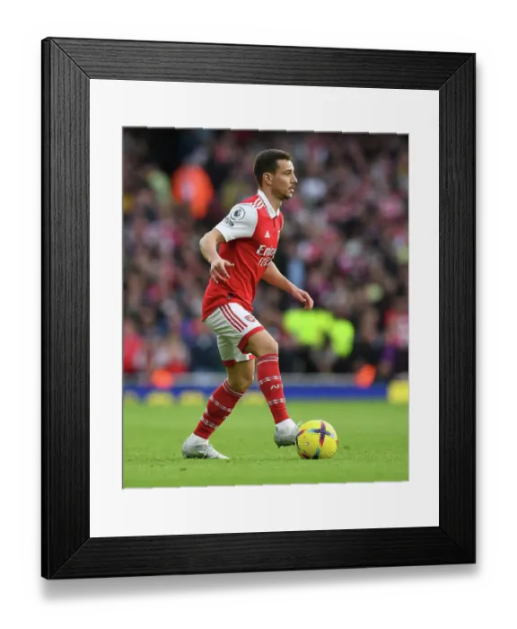 Framed Print : Arsenal's Cedric Soares in Action Against Nottingham Forest at Emirates Stadium (2022-23)
