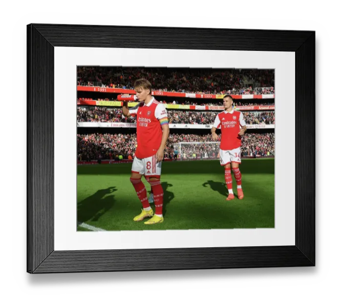 Framed Print : Arsenal's Martin Odegaard: Ready for Battle Against Nottingham Forest (2022-23)