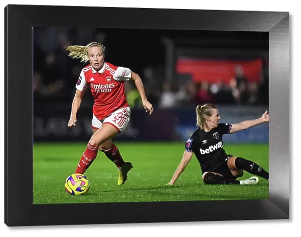 Arsenal's Beth Mead in Action: Arsenal Women vs West Ham United, Barclays WSL, October 2022