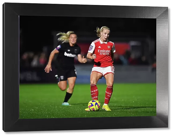 Arsenal's Beth Mead Dazzles: Arsenal Women vs. West Ham United, 2022-23 Barclays WSL