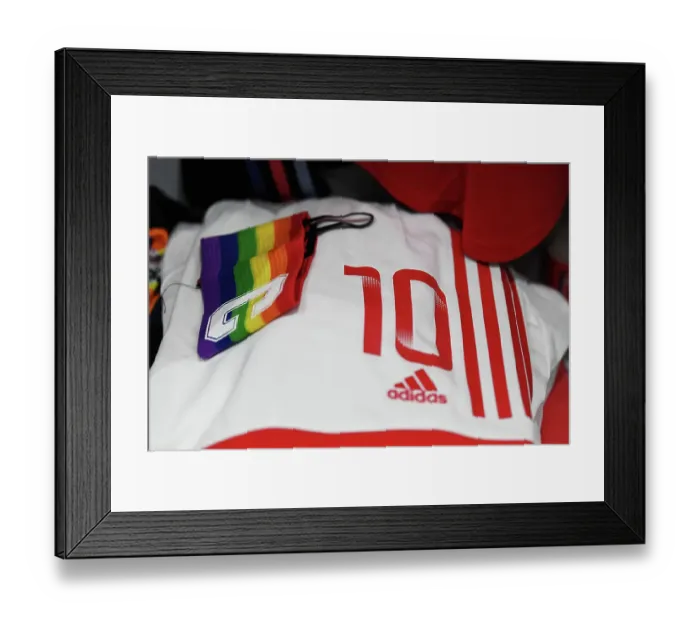 Framed Print : Arsenal's Kim Little Ready for Kickoff in Rainbow Laces: Arsenal Women vs West Ham United, Barclays WSL 2022-23