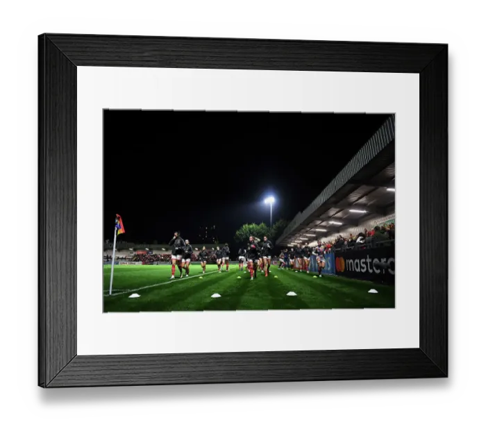 Framed Print : Arsenal Women vs West Ham United: Barclays WSL Showdown - Gearing Up for Battle at Meadow Park