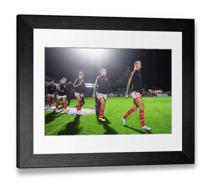 Framed Print : Stina Blackstenius Gears Up: Arsenal Women Face West Ham United in Barclays WSL Showdown