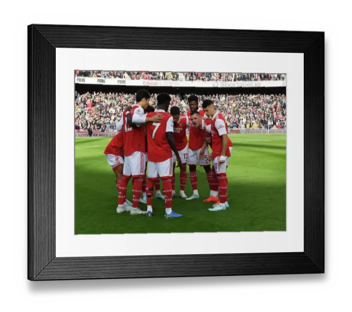 Framed Print : Arsenal Players Huddle Before Arsenal FC vs. Nottingham Forest, Premier League 2022-23