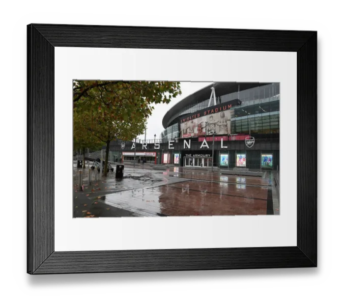 Framed Print : Rainy Premier League Clash: Arsenal vs. Nottingham Forest at Emirates Stadium (2022-23)