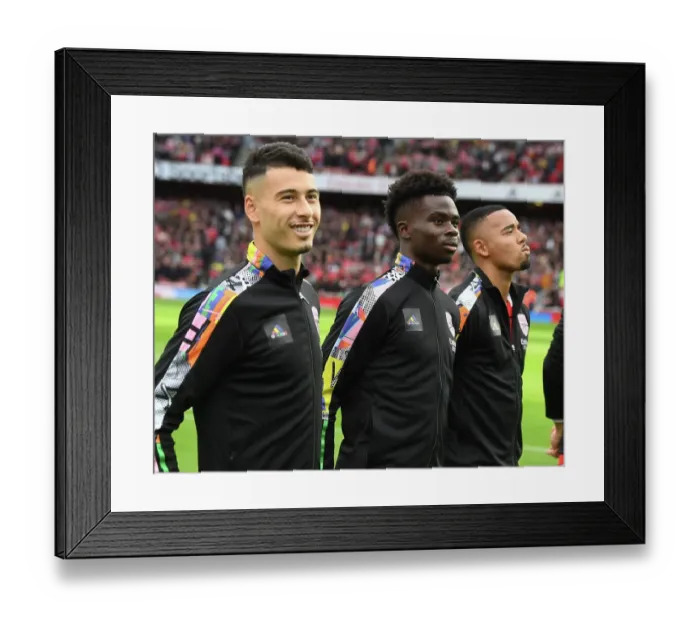 Framed Print : Arsenal's Martinelli, Saka, and Jesus Prepare for Nottingham Forest Clash (2022-23)