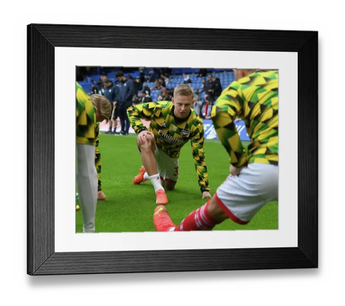 Framed Print : Arsenal's Zinchenko Warms Up Ahead of Chelsea Showdown - Premier League 2022-23 Framed Print : Arsenal's Zinchenko Warms Up Ahead of Chelsea Showdown - Premier League 2022-23