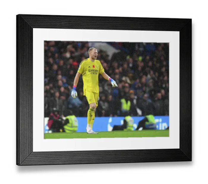 Framed Print : Arsenal's Aaron Ramsdale Faces Off Against Chelsea in Premier League Showdown (2022-23)
