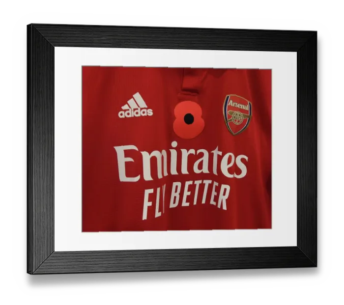 Framed Print : Arsenal's Poppy-Adorned Jerseys in Chelsea Showdown - Premier League 2022-23 Framed Print : Arsenal's Poppy-Adorned Jerseys in Chelsea Showdown - Premier League 2022-23