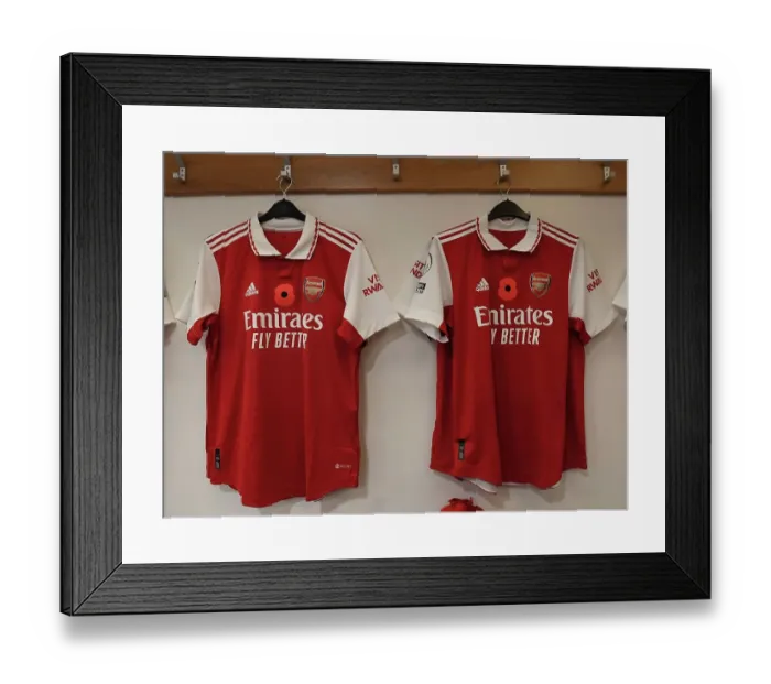Framed Print : Arsenal's Poppy-Adorned Jerseys: A Tradition of Honor in the Chelsea Showdown, Premier League 2022-23