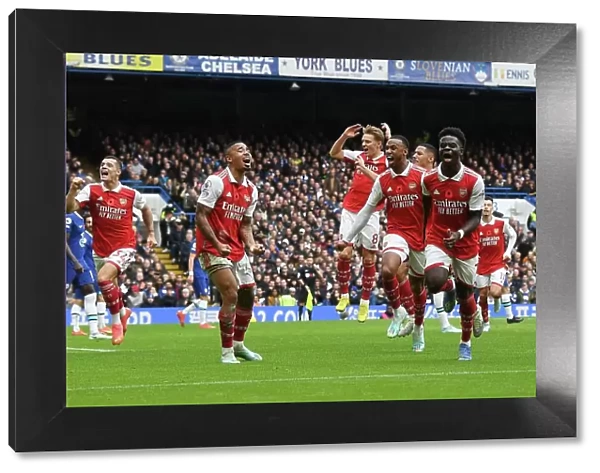 Arsenal Celebrate Gabriel's Goal Against Chelsea in Premier League Clash (2022-23)