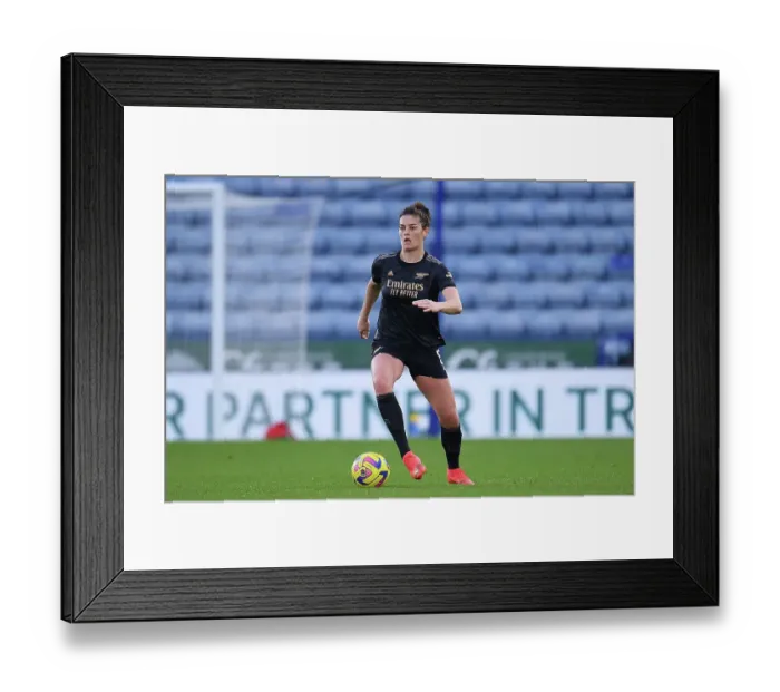 Framed Print : Arsenal's Jennifer Beattie in Action against Leicester City in FA Women's Super League Clash