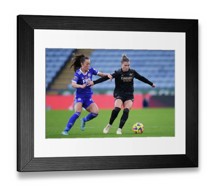 Framed Print : Steph Catley in Action: Arsenal vs Leicester City, Barclays Women's Super League