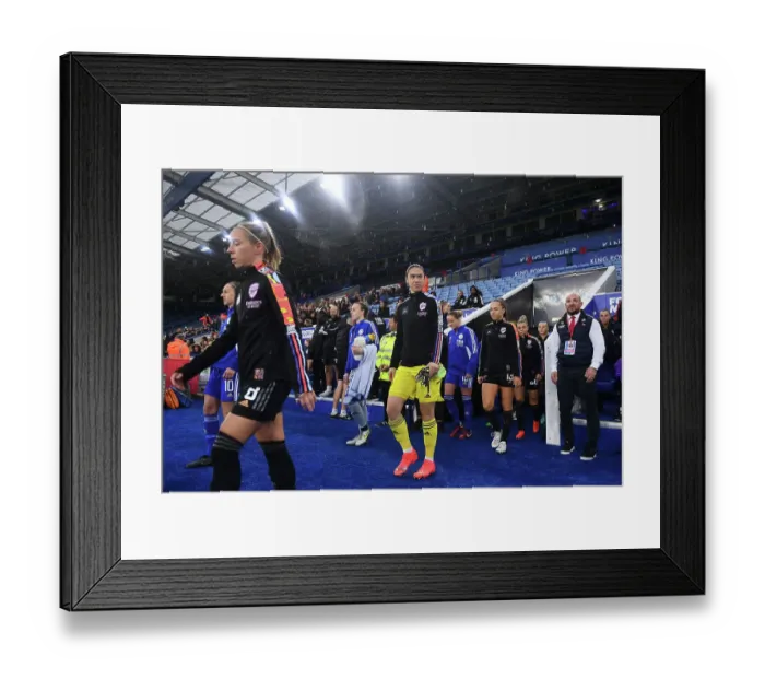 Framed Print : Arsenal's Manuela Zinsberger Gears Up for Leicester City Women's Super League Clash