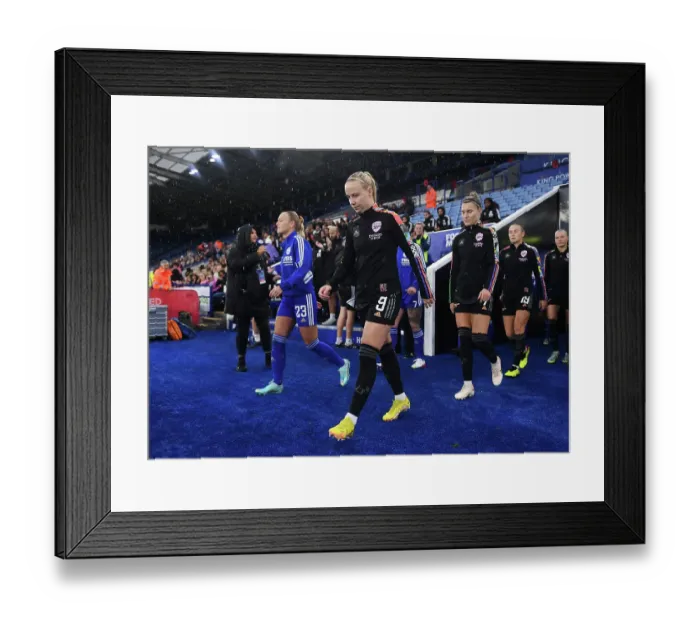 Framed Print : Beth Mead: Arsenal Star Ready for Battle against Leicester City in Women's Super League Showdown Framed Print : Beth Mead: Arsenal Star Ready for Battle against Leicester City in Women's Super League Showdown