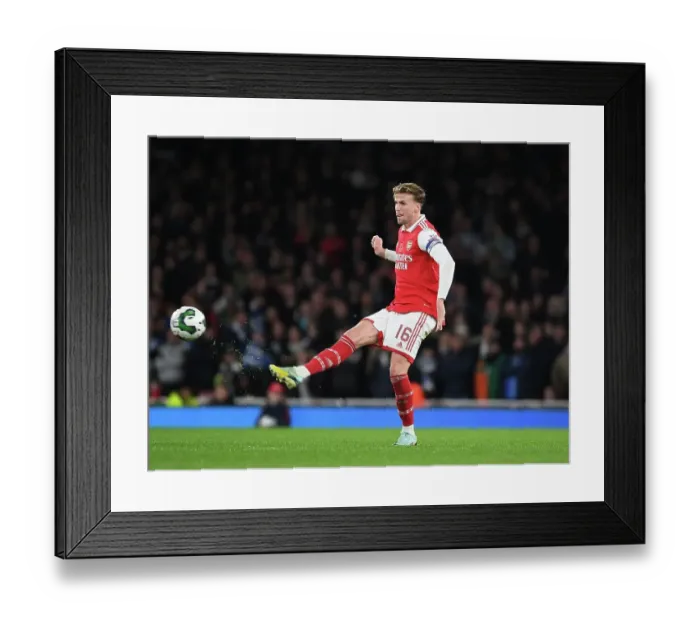 Framed Print : Rob Holding's Intense Concentration: Arsenal vs Brighton & Hove Albion in Carabao Cup Framed Print : Rob Holding's Intense Concentration: Arsenal vs Brighton & Hove Albion in Carabao Cup