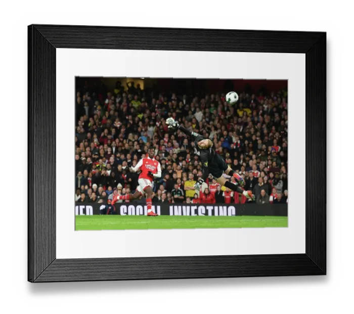 Framed Print : Last-Minute Drama: Eddie Nketiah Scores the Winner for Arsenal Against Brighton in Carabao Cup