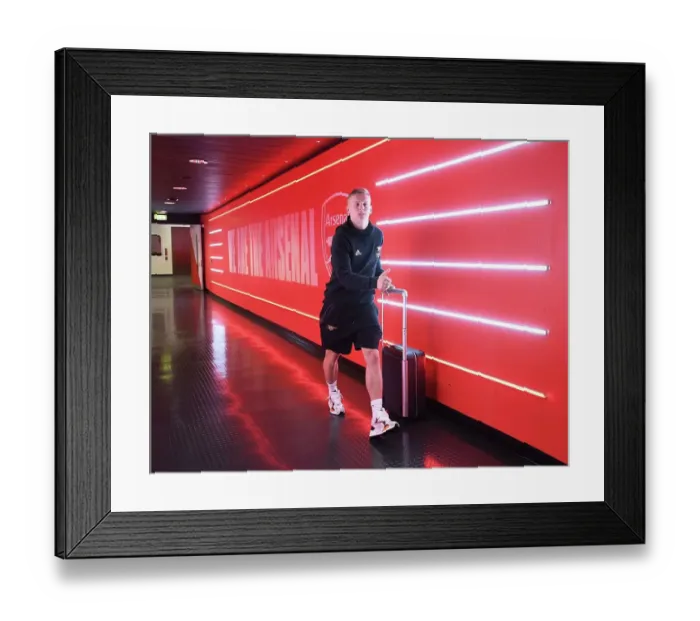 Framed Print : Arsenal's Oleksandr Zinchenko Prepares for Carabao Cup Clash Against Brighton & Hove Albion Framed Print : Arsenal's Oleksandr Zinchenko Prepares for Carabao Cup Clash Against Brighton & Hove Albion
