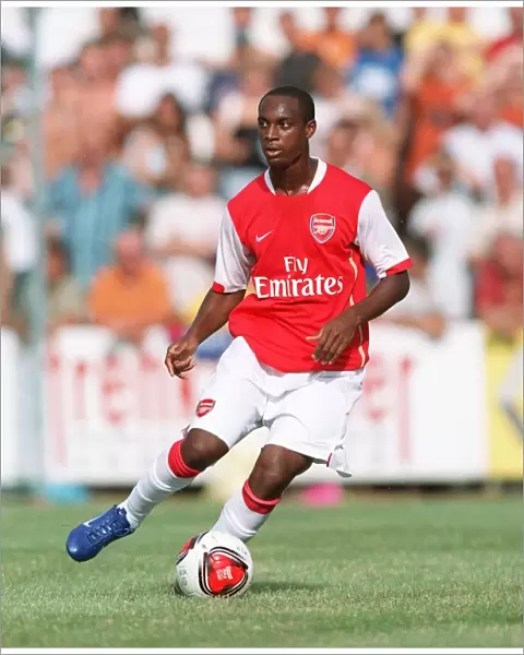 Justin Hoyte in Action for Arsenal during Pre-Season Friendly at Schwadorf, Austria (July 31, 2006)