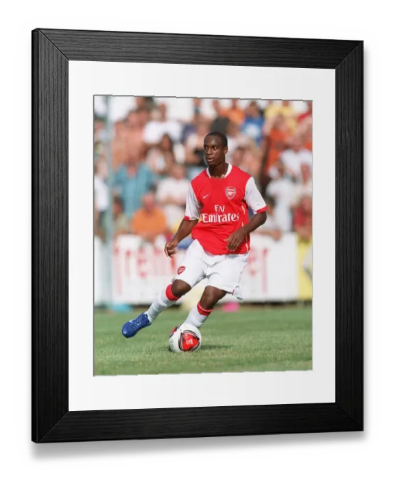 Framed Print : Justin Hoyte in Action for Arsenal during Pre-Season Friendly at Schwadorf, Austria (July 31, 2006) Framed Print : Justin Hoyte in Action for Arsenal during Pre-Season Friendly at Schwadorf, Austria (July 31, 2006)