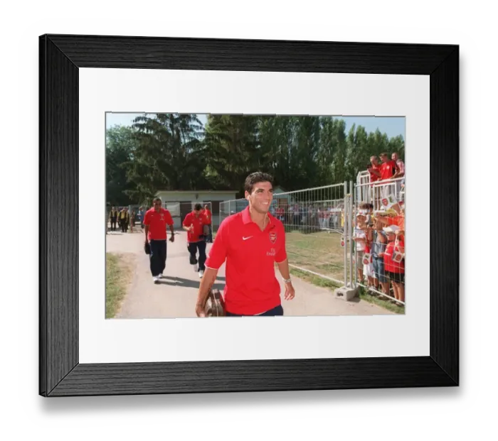 Framed Print : Arsenal's Unstoppable Pre-Season Form: Jose Reyes Shines in 8-1 Victory over Schwadorf, 2006