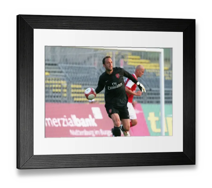 Framed Print : Manuel Almunia: Arsenal's Goalkeeper in Action Against SV Mattersburg