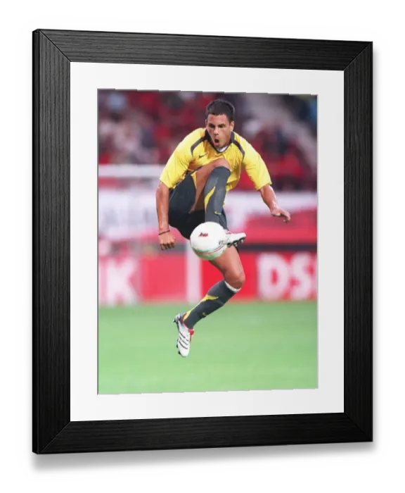 Framed Print : Arsenal Thrash AZ Alkmaar 3-0 in Pre-Season Friendly Framed Print : Arsenal Thrash AZ Alkmaar 3-0 in Pre-Season Friendly