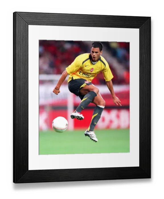 Framed Print : Arsenal Crush AZ Alkmaar 3-0 in Pre-Season Friendly (2006) Framed Print : Arsenal Crush AZ Alkmaar 3-0 in Pre-Season Friendly (2006)