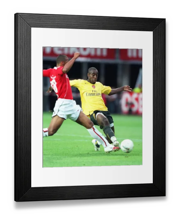Framed Print : Arsenal Crushes AZ Alkmaar 3-0: Pre-Season Triumph in Holland