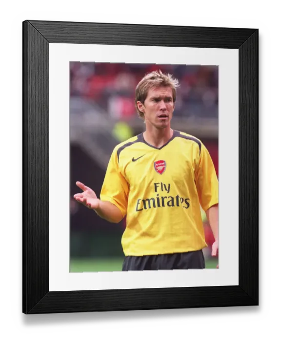 Framed Print : Arsenal's Pre-Season Triumph: A 3-0 Victory Over AZ Alkmaar (2006-07)