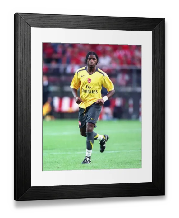 Framed Print : Arsenal's Pre-Season Triumph: 3-0 Victory Over AZ Alkmaar, Holland, 2006