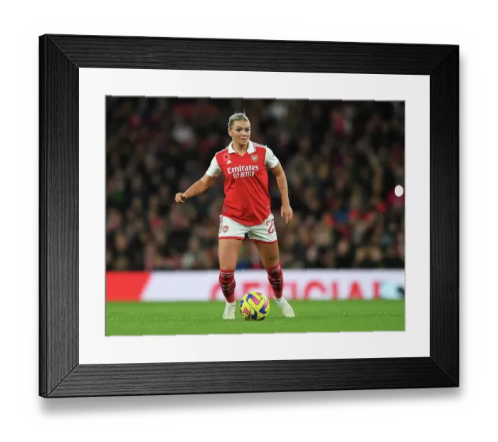 Framed Print : Arsenal Women vs Manchester United: FA Women's Super League Showdown at Emirates Stadium