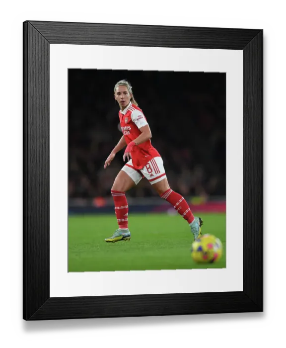 Framed Print : Arsenal Women's Glory: Nobbs Shines as Arsenal Outclass Manchester United in FA WSL Clash at Emirates Stadium