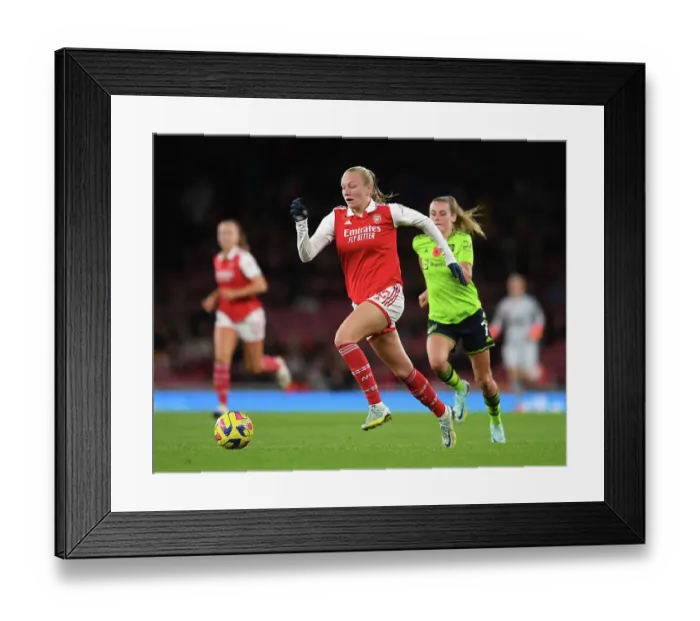 Framed Print : Arsenal Women vs Manchester United: Barclays WSL Clash at Emirates Stadium (2022-23)