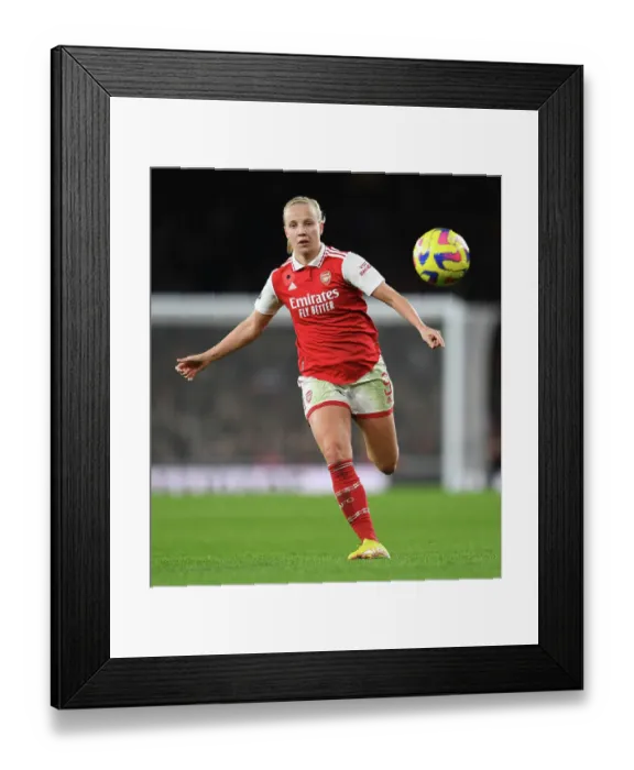 Framed Print : Arsenal's Beth Mead in Action: Arsenal Women vs Manchester United Women, FA Women's Super League 2022-23
