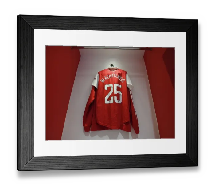 Framed Print : Arsenal Women: Gearing Up for Battle Against Manchester United in FA WSL 22-'23