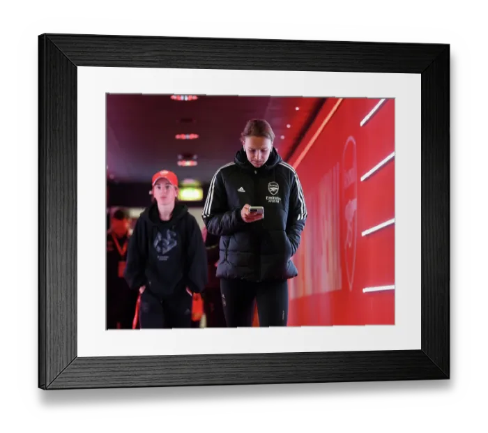 Framed Print : Vivianne Miedema: Arsenal Star Ready for FA WSL Clash Against Manchester United