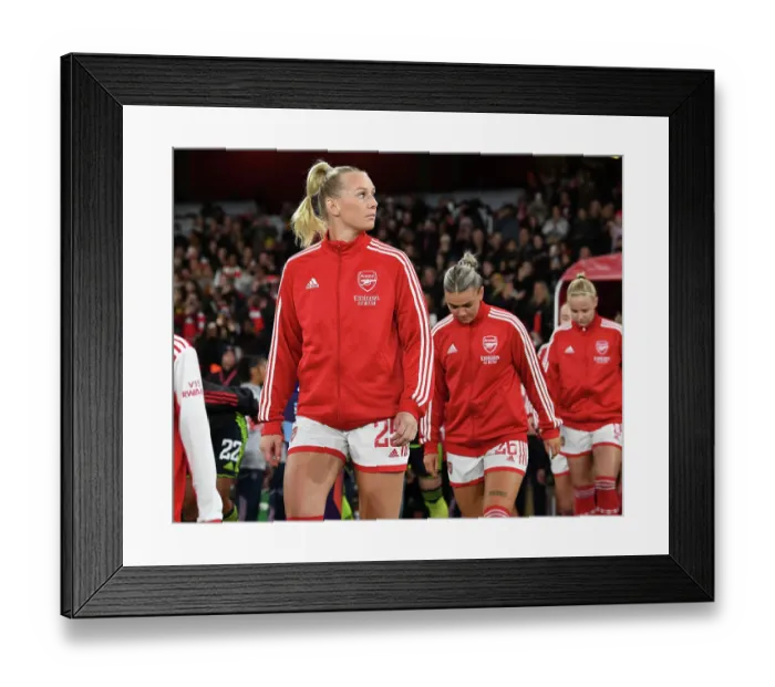 Framed Print : Arsenal Women vs Manchester United: Barclays WSL Clash at Emirates Stadium (2022-23)
