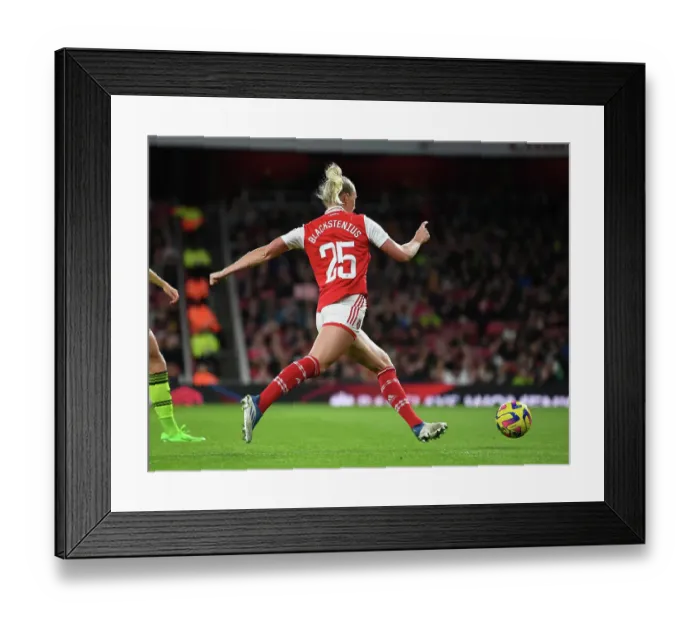 Framed Print : Arsenal Women vs Manchester United: Barclays WSL Clash at Emirates Stadium (November 2022) Framed Print : Arsenal Women vs Manchester United: Barclays WSL Clash at Emirates Stadium (November 2022)