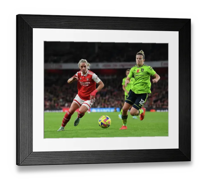 Framed Print : Arsenal vs Manchester United: Nobbs vs Ladd - Barclays Women's Super League Clash at Emirates Stadium