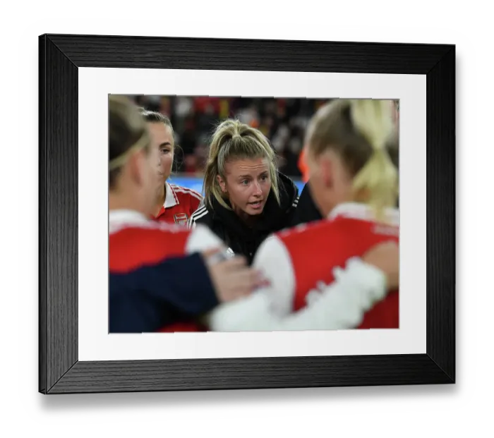 Framed Print : Arsenal Women's Leah Williamson Rallies Team After Exciting WSL Clash vs Manchester United