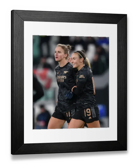 Framed Print : Vivianne Miedema Scores for Arsenal in UEFA Women's Champions League Match against Juventus