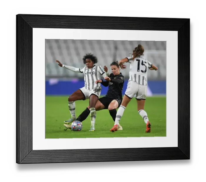 Framed Print : Battle in Group C: Juventus vs. Arsenal - UEFA Women's Champions League Framed Print : Battle in Group C: Juventus vs. Arsenal - UEFA Women's Champions League